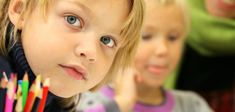 Photo représentant des enfants à l'école