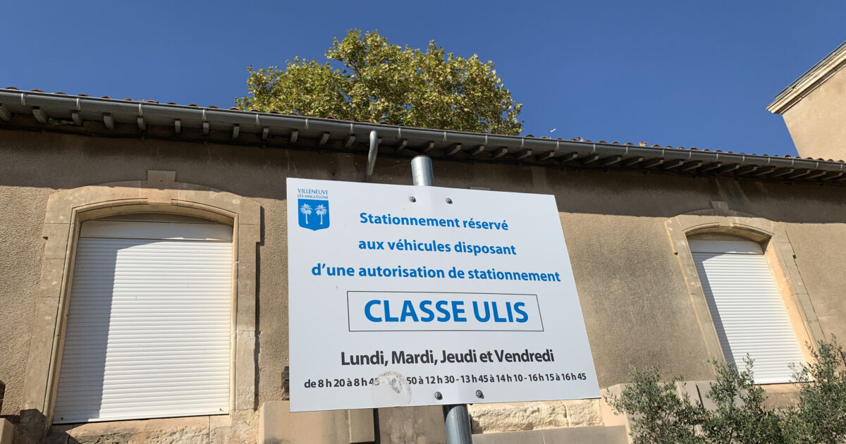 vue de près du panneau classe Ulis